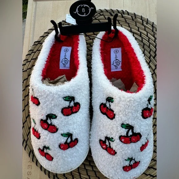 Women’s Cherry Slippers 🍒 Available in size 8 or 9 - Picture 3 of 3